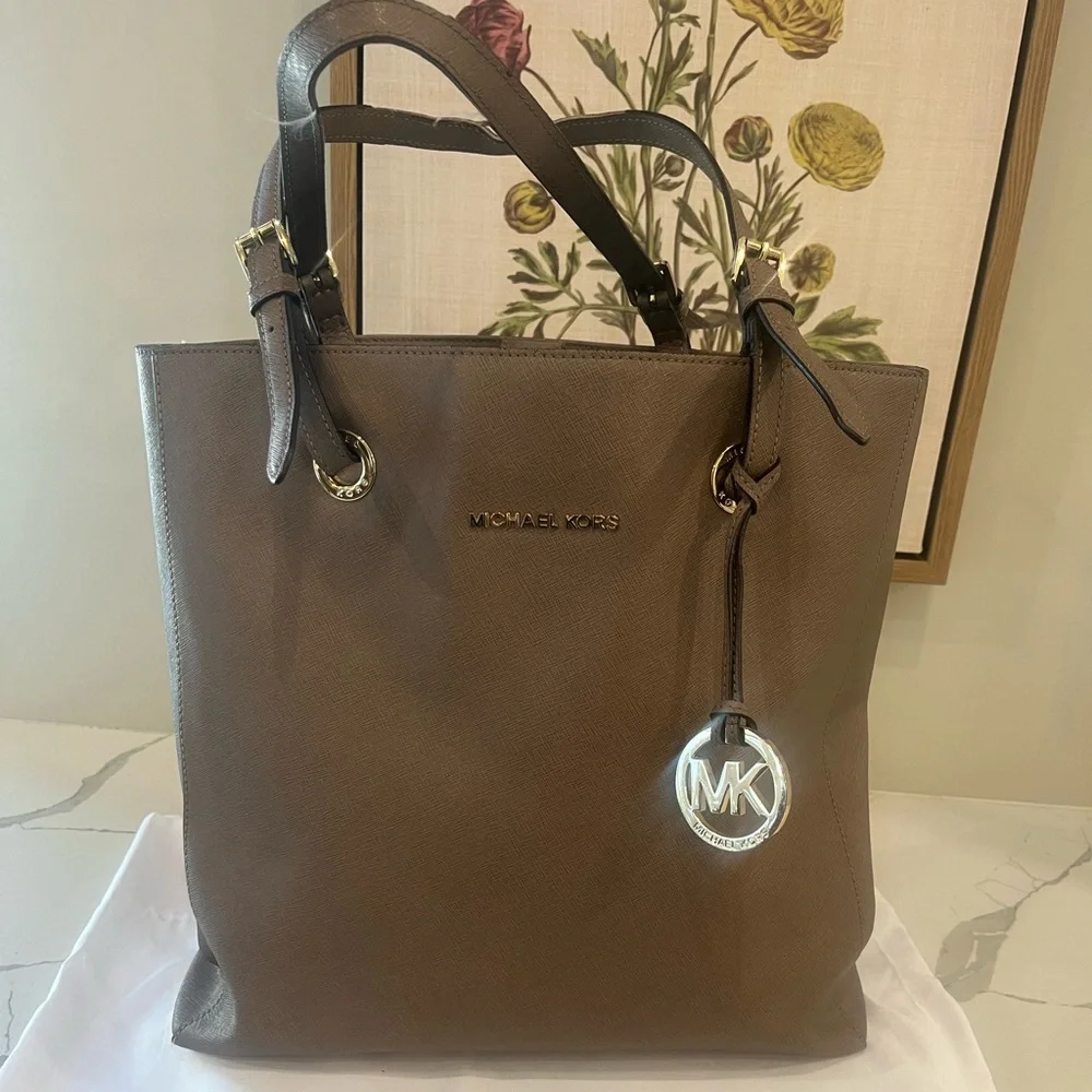 Michael Kors North south Saffiano leather tote bag beige color *see desc…